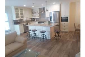 210 Pine Point Dr, Boynton Beach, FL 33435, Sold 03/29/21