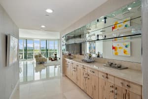 2100S S Ocean Blvd, Palm Beach, FL 33480, Sold 03/02/21