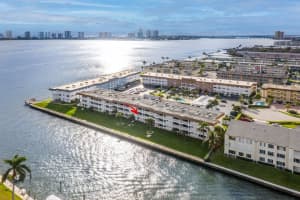 111 Shore Ct, North Palm Beach, FL 33408, Sold 03/16/21