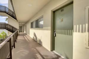 300 Waterway Dr S, Lantana, FL 33462, Sold 05/04/21