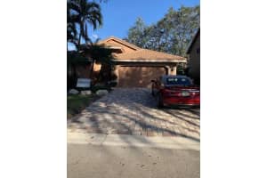 5752 NW 48th Dr, Coral Springs, FL 33067, Sold 04/12/21
