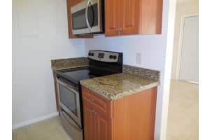 MLS# R10683490, West Palm Beach, Florida 33401