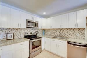 5521 Coach House Cir, Boca Raton, FL 33486, Sold 02/05/21