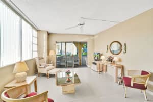 250 NE 20th St, Boca Raton, FL 33431, Sold 02/17/21