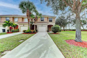 371 River Bluff Ln, Royal Palm Beach, FL 33411, Sold 03/04/21