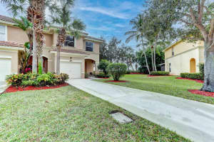 371 River Bluff Ln, Royal Palm Beach, FL 33411, Sold 03/04/21