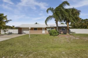 8209 SE Sweet Bay Ave, Hobe Sound, FL 33455, Sold 03/18/21