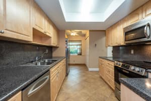 19 N Valencia Dr, Davie, FL 33324, Sold 03/25/21