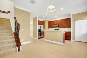 117 E Royal Palm Cir, Jupiter, FL 33458, Sold 04/05/21