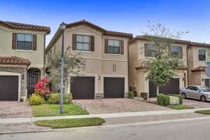 4641 NW 59th St, Tamarac, FL 33319, Sold 02/26/21