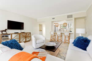 11818 Pebblewood Dr, Wellington, FL 33414, Sold 03/26/21