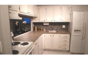 470 Executive Center Dr, West Palm Beach, FL 33401, Sold 07/07/21