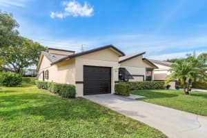 23 Ridge Pointe Dr, Boynton Beach, FL 33435, Sold 02/19/21