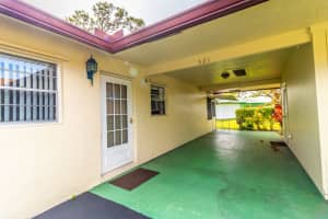 521 Sandpiper Cir Ln, Delray Beach, FL 33445, Sold 04/14/21