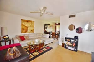 4682 Oak Terrace Dr, Greenacres, FL 33463, Sold 04/14/21