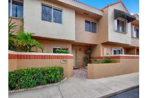 7922 NW 7th Ct, Plantation, FL 33324, Sold 03/30/21