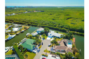 113 Queen Catherina Ct, Fort Pierce, FL 34949, Sold 05/27/21