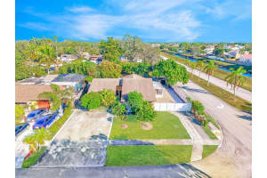 9976 Spanish Isles Dr, Boca Raton, FL 33496, Sold 03/12/21