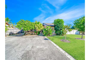 9976 Spanish Isles Dr, Boca Raton, FL 33496, Sold 03/12/21