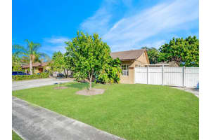 9976 Spanish Isles Dr, Boca Raton, FL 33496, Sold 03/12/21