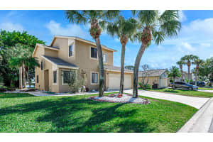 5653 Strawberry Lakes Cir, Lake Worth, FL 33463, Sold 04/16/21