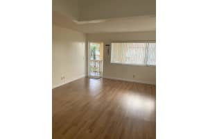 600 Village Green Ct c301, Palm Springs, FL 33461, Sold 04/09/22