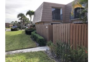 5843 SE Riverboat Dr, Stuart, FL 34997, Sold 03/26/21