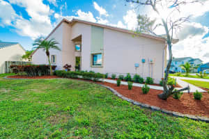 5677 Strawberry Lakes Cir, Lake Worth, FL 33463, Sold 03/19/21