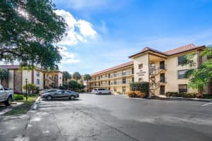 327 Southwind Dr, North Palm Beach, FL 33408, Sold 04/20/21