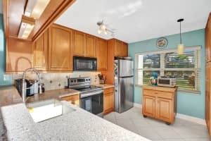 20 Bedford Ct, Royal Palm Beach, FL 33411, Sold 03/05/21