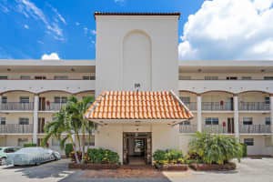 28 Yacht Club Dr, North Palm Beach, FL 33408, Sold 03/03/21