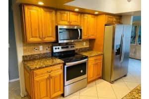 137 Parkwood Dr, Royal Palm Beach, FL 33411, Sold 05/25/21