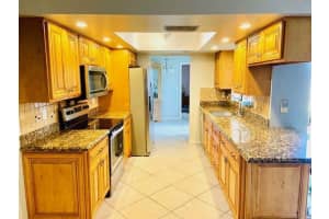 137 Parkwood Dr, Royal Palm Beach, FL 33411, Sold 05/25/21