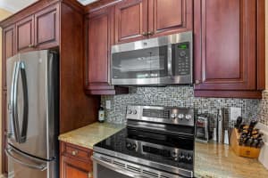 5969 Monterra Club Dr, Lake Worth, FL 33463, Sold 03/31/21