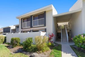 3212 S Lakeview Cir, Fort Pierce, FL 34949, Sold 03/08/21