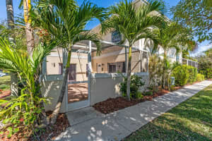 1512 N Lawnwood Cir, Fort Pierce, FL 34950, Sold 05/07/21