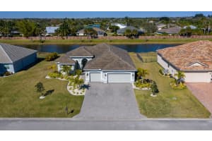 4761 Four Lakes Cir SW, Vero Beach, FL 32968, Sold 08/20/21