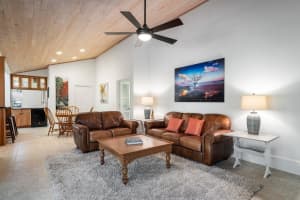 2140 Rabbit Hollowe Cir, Delray Beach, FL 33445, Sold 04/14/21