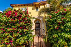 100 Via Floresta Dr, Boca Raton, FL 33487, Sold 05/12/21