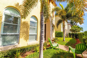 100 Via Floresta Dr, Boca Raton, FL 33487, Sold 05/12/21