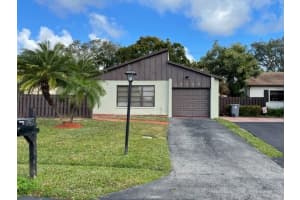 5135 Mirror Lakes Blvd, Boynton Beach, FL 33472, Sold 04/27/21