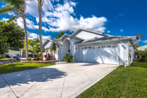 1441 Fairway Cir, Greenacres, FL 33413, Sold 03/22/21