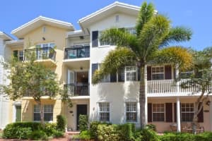 1055 W Heritage Club Cir, Delray Beach, FL 33483, Sold 04/12/21