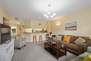 100 Uno Lago Dr, North Palm Beach, FL 33408, Sold 03/31/21