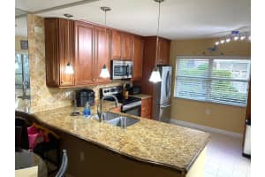 28 Clinton Ct, Royal Palm Beach, FL 33411, Sold 04/16/21