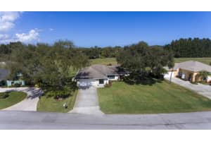 26 Forest Park Dr, Vero Beach, FL 32962, Sold 04/16/21