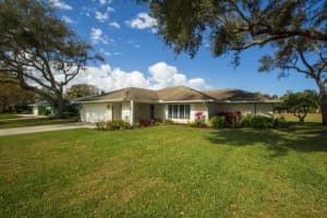 26 Forest Park Dr, Vero Beach, FL 32962, Sold 04/16/21