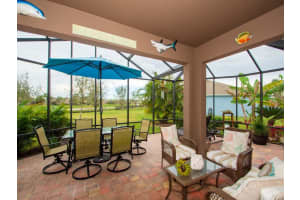 321 Lexington Ave SW, Vero Beach, FL 32962, Sold 04/08/21