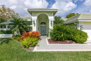 8867 SE Marina Bay Dr, Hobe Sound, FL 33455, Sold 04/30/21