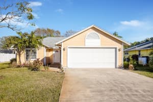725 24th Square, Vero Beach, FL 32962, Sold 03/26/21